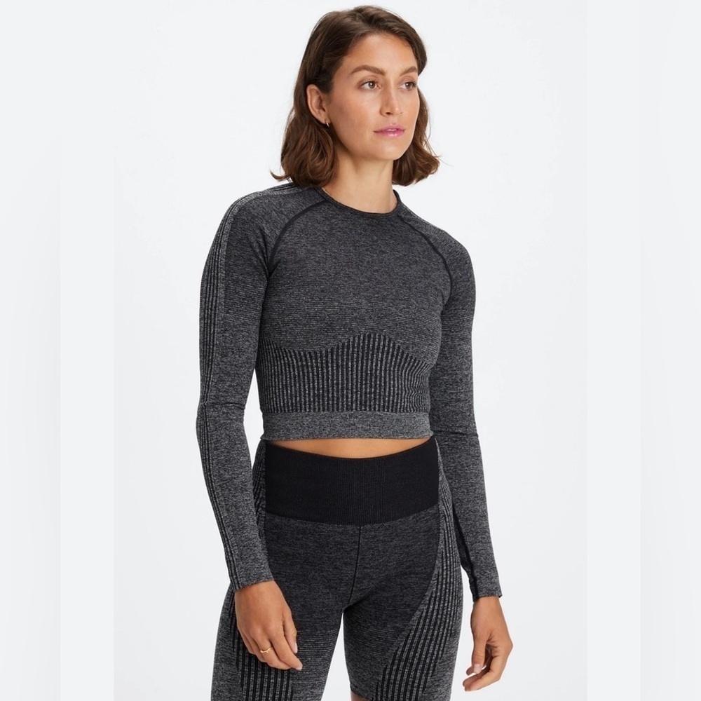 Fabletics Womens Seamless‎ Ombre Long Sleeve Crop Top Gray XS S Yoga Activewear